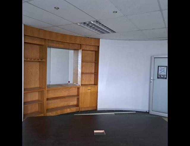 BUSINESS PROPERTY TO RENT IN HUMERAIL